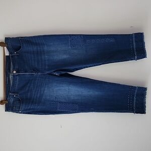 Chico's So Slimming Girlfriend Slim Leg Stretch Emboirdered Jeans 4R 20 NWT